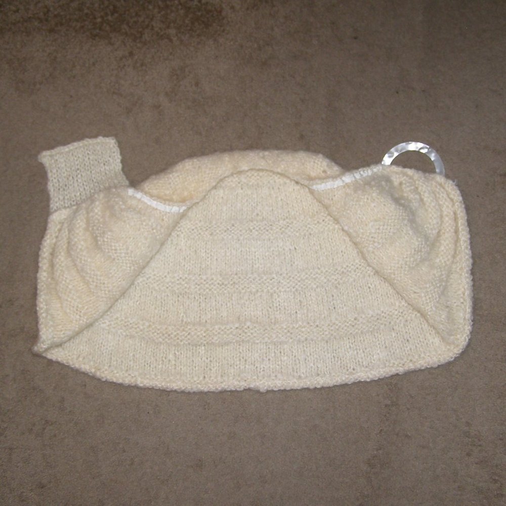 Beautiful Handmade Shawl w/Pearl color Buckle - Picture 5 of 16